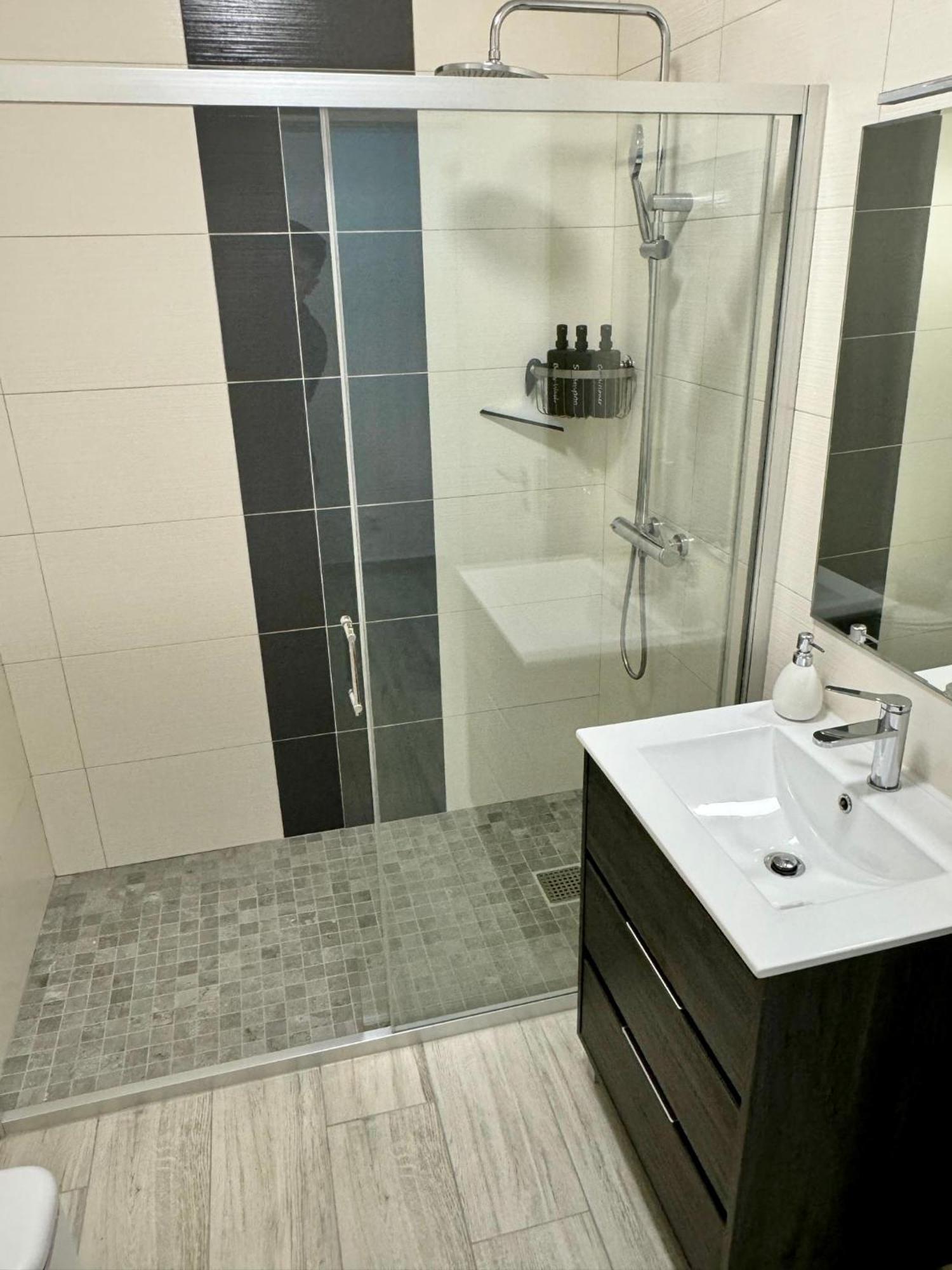 Princess Retreat Beautiful Modern Aprt 2 Min Walk From Quarteira Beach Bagian luar foto