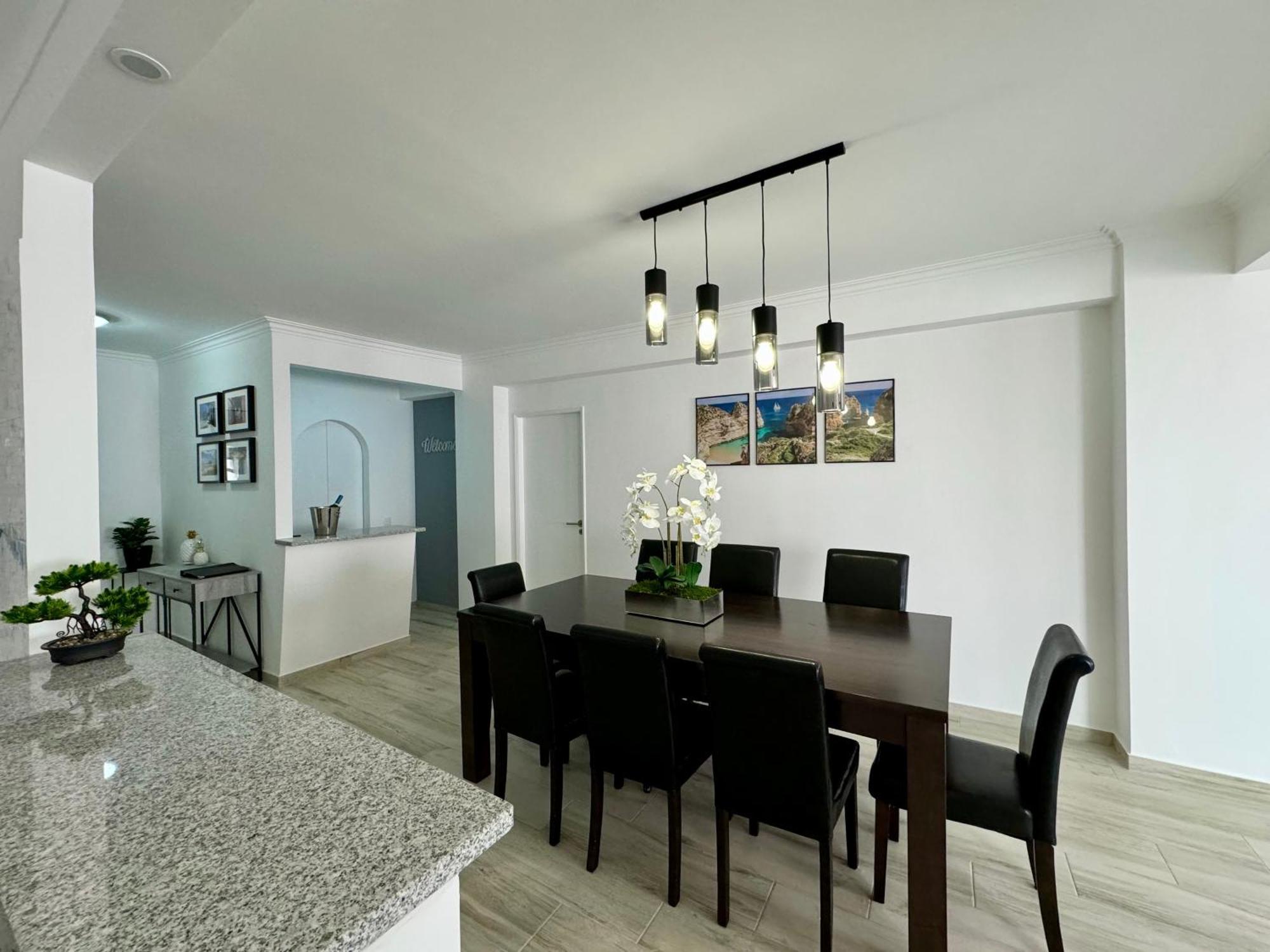 Princess Retreat Beautiful Modern Aprt 2 Min Walk From Quarteira Beach Bagian luar foto