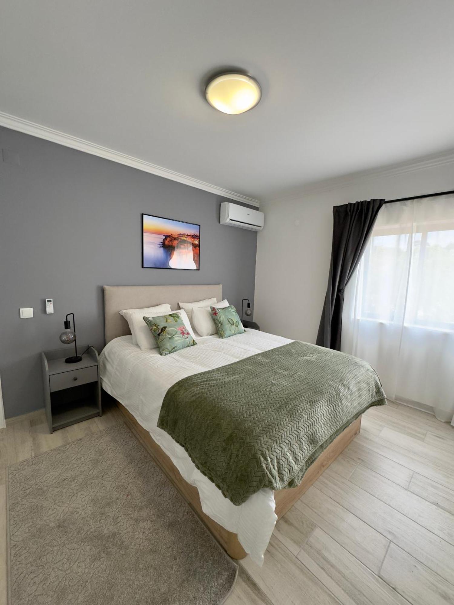 Princess Retreat Beautiful Modern Aprt 2 Min Walk From Quarteira Beach Bagian luar foto