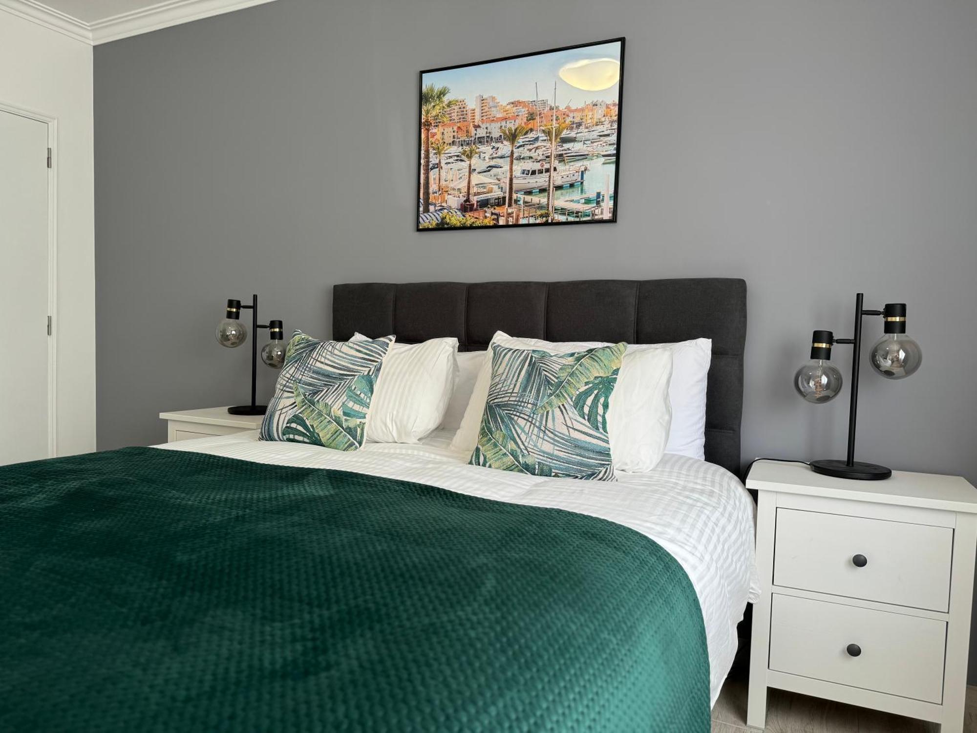 Princess Retreat Beautiful Modern Aprt 2 Min Walk From Quarteira Beach Bagian luar foto