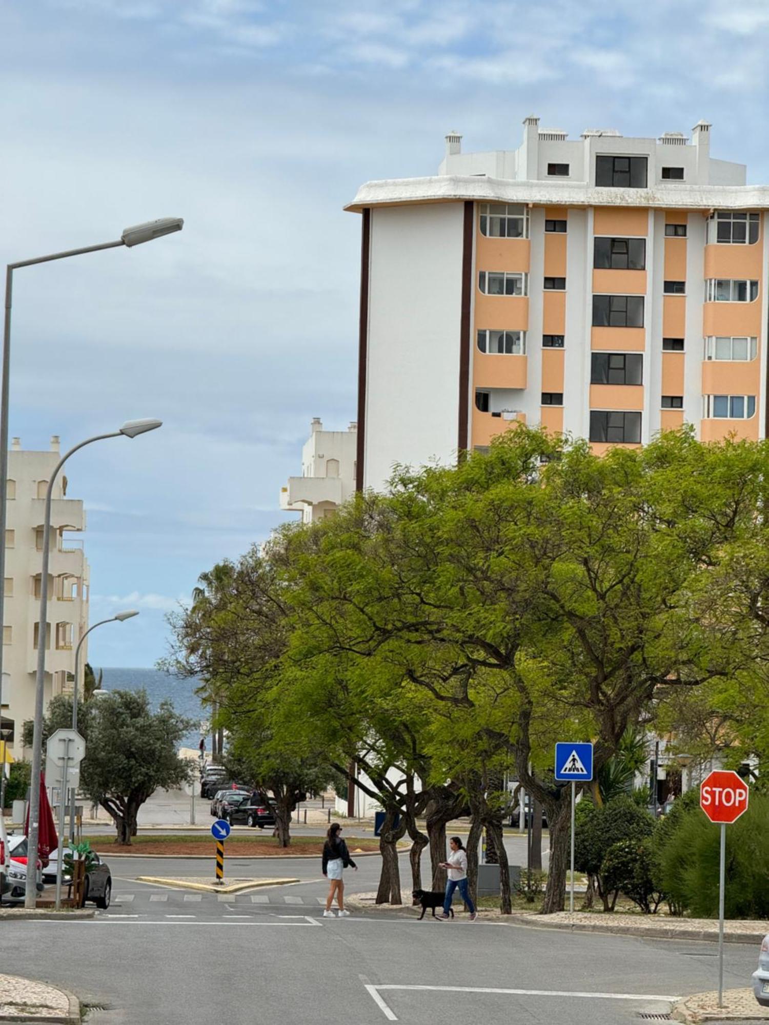 Princess Retreat Beautiful Modern Aprt 2 Min Walk From Quarteira Beach Bagian luar foto