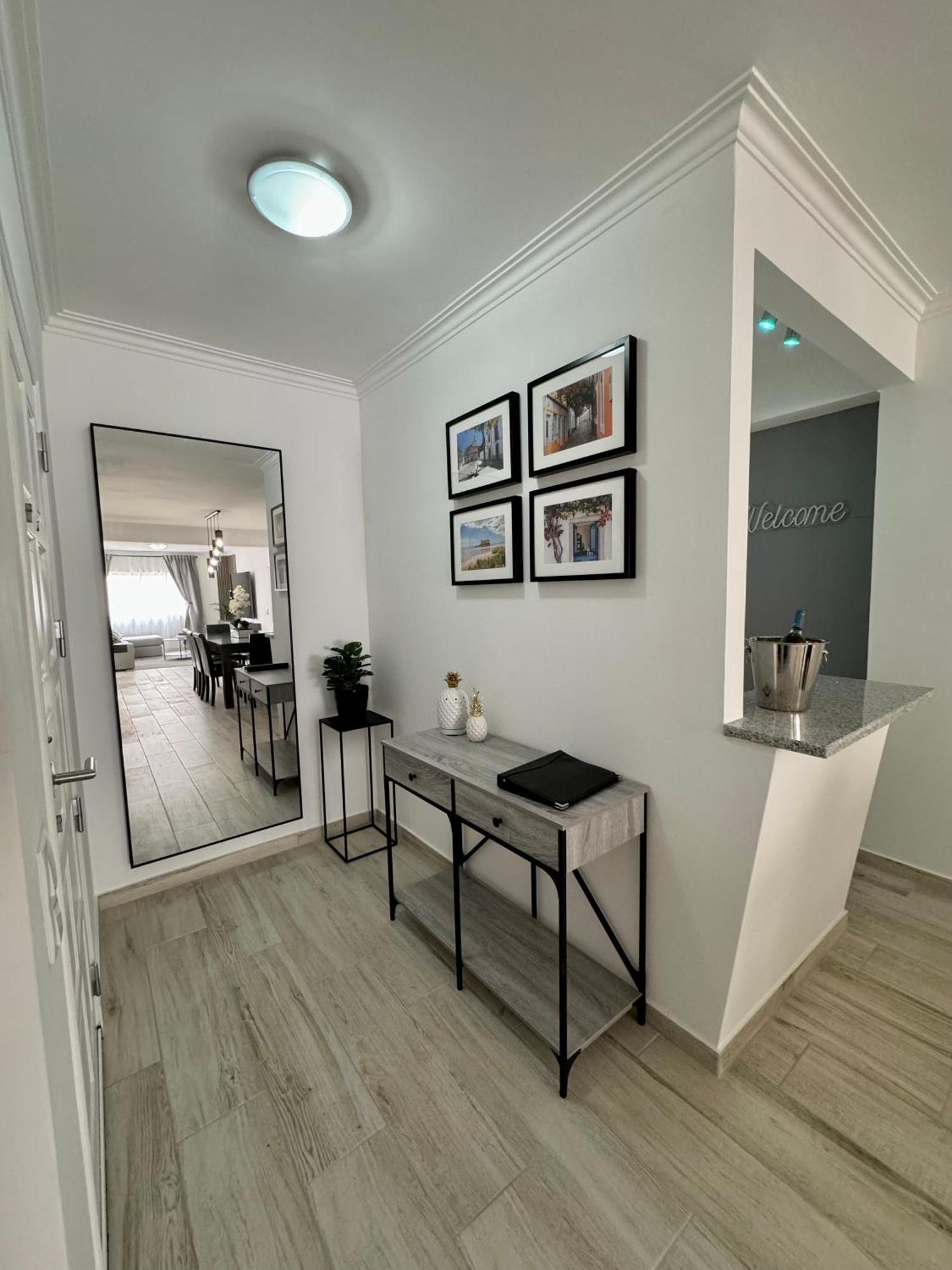 Princess Retreat Beautiful Modern Aprt 2 Min Walk From Quarteira Beach Bagian luar foto