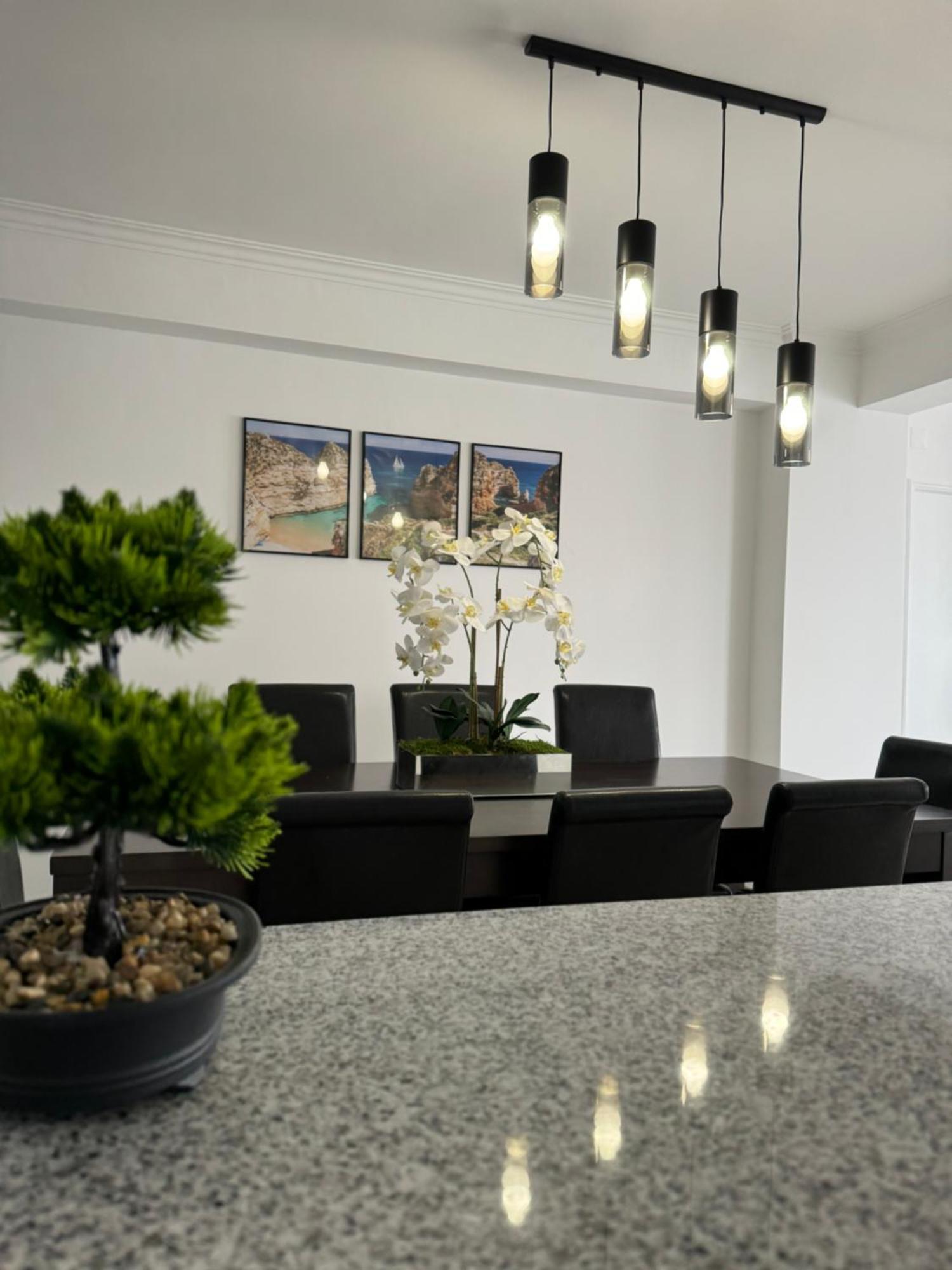Princess Retreat Beautiful Modern Aprt 2 Min Walk From Quarteira Beach Bagian luar foto