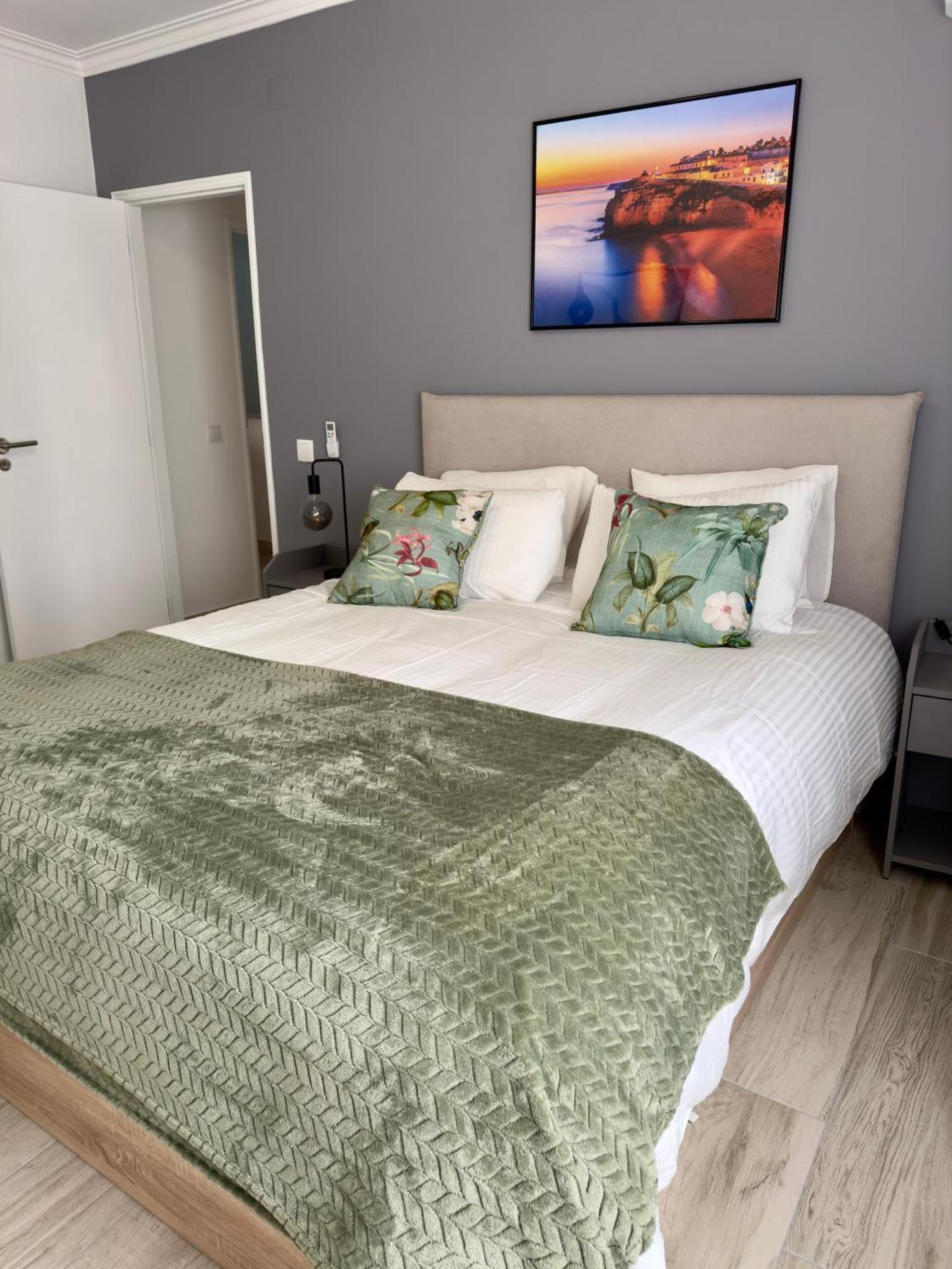 Princess Retreat Beautiful Modern Aprt 2 Min Walk From Quarteira Beach Bagian luar foto